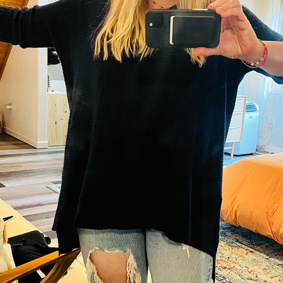 Brand:Subtle Luxury women’s 100% cashmere sweater navy blue never worn - Picture 2 of 9